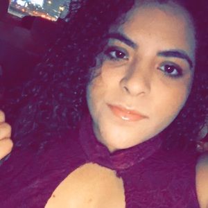 Meet your Posher, Alexis